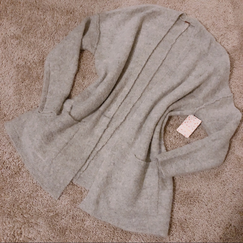 TRADED: πHP 12/28/18ππ Grey Phantom Cardigan - Picture 4 of 8